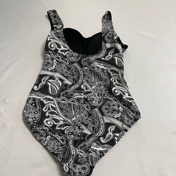 Shore Shapes Black White Paisley One Piece Swimsuit Bathing Suit Size 12 - Picture 3 of 8